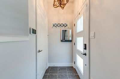 261 Gatwick Dr, Oakville - River Oaks image-0-3