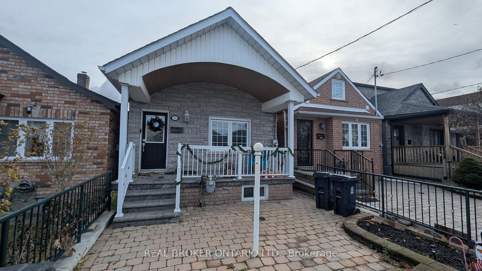 Building at 37 Avon Avenue, Toronto, Rockcliffe-Smythe