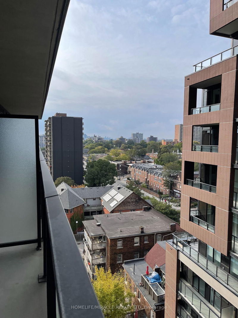 home for sale on 811-270 Dufferin Street