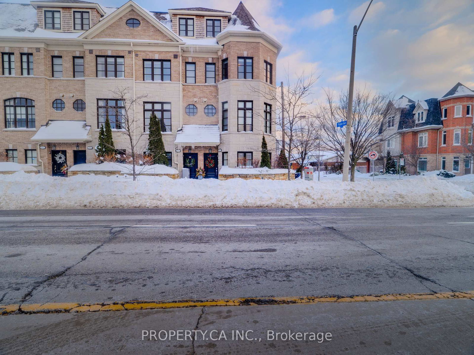 Townhouse for sale at 3883B Bloor Street, Toronto, Islington-City Centre West, M9B 1L6 - MLS: W11998988