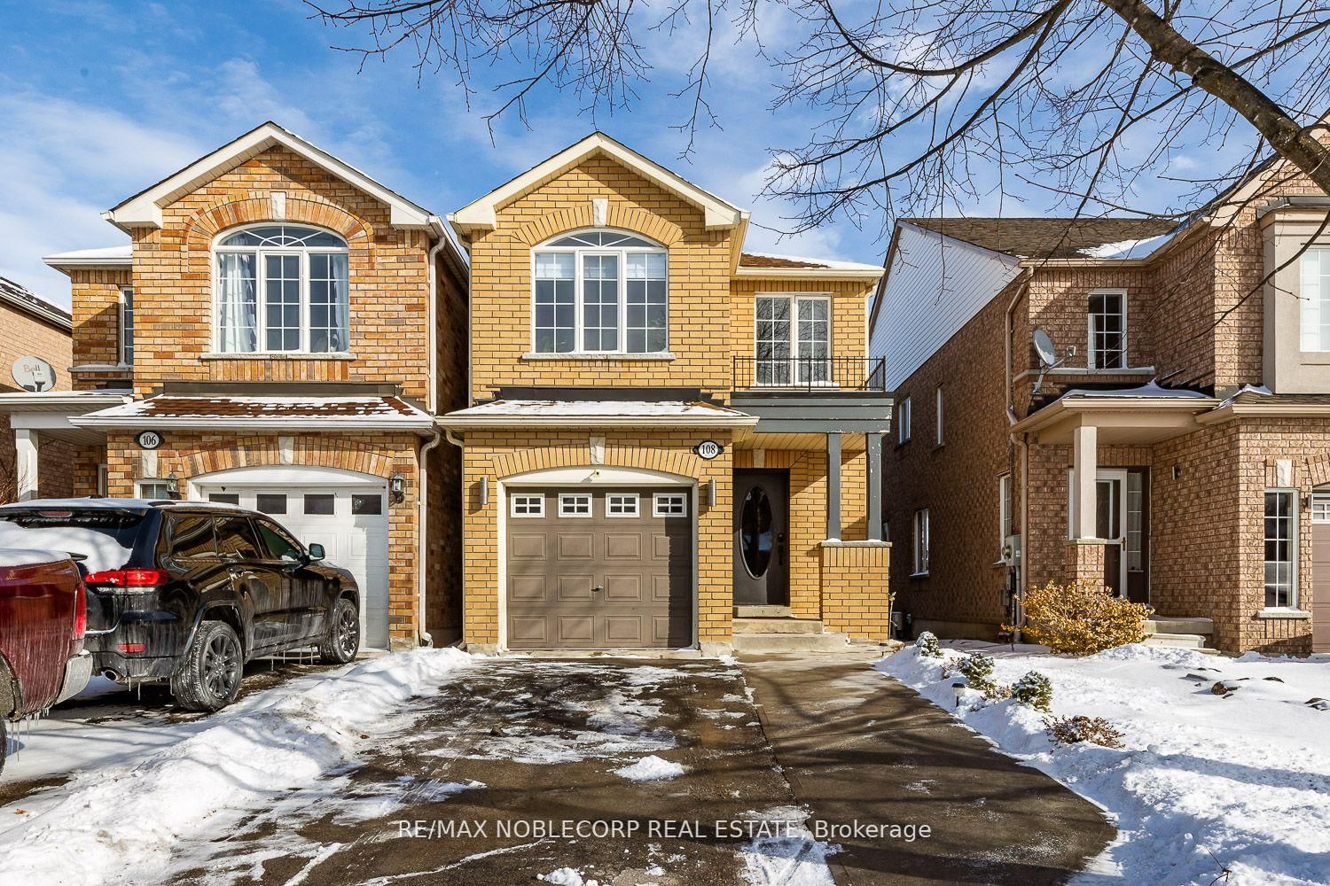 Building at 108 Senator Way, Caledon, Bolton North