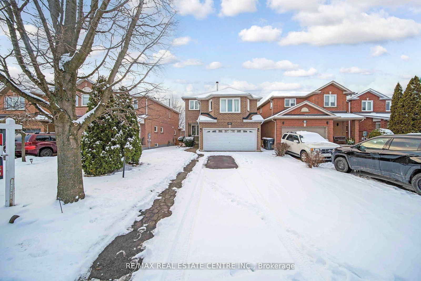 Detached House sold at 6195 Ford Road, Mississauga, East Credit, L5V 1X2 - MLS: W11999102