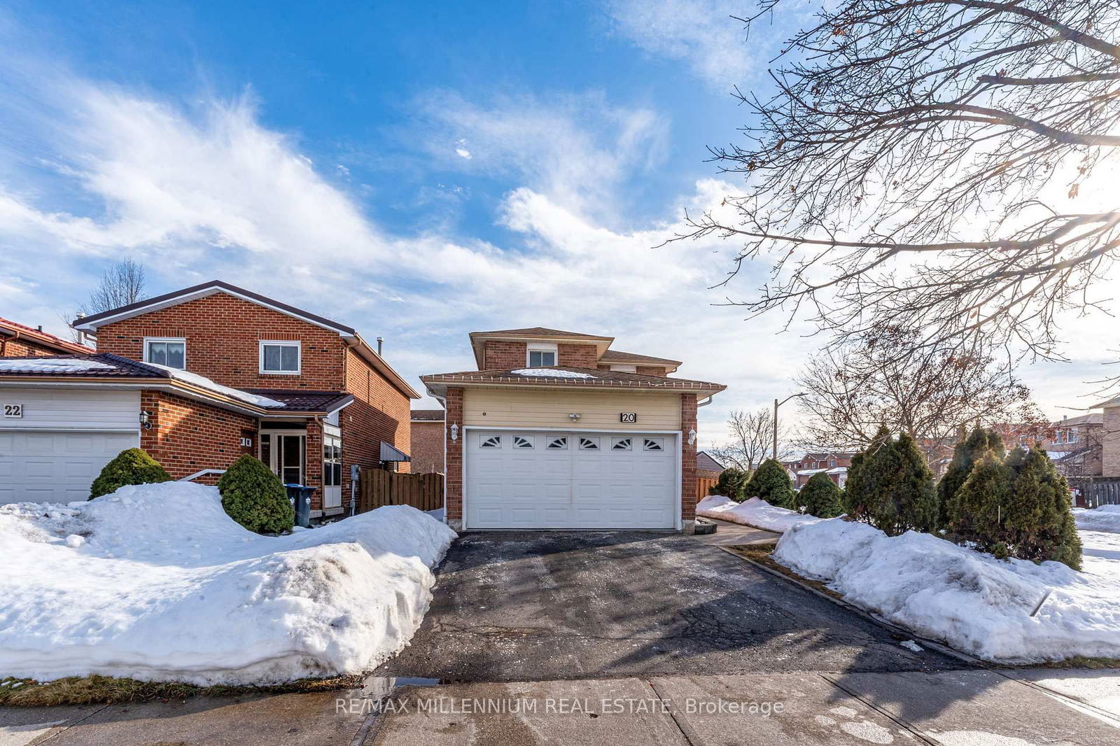 Detached House for sale at 20 Whitehaven Drive, Brampton, Heart Lake West, L6Z 4N4 - MLS: W11999198