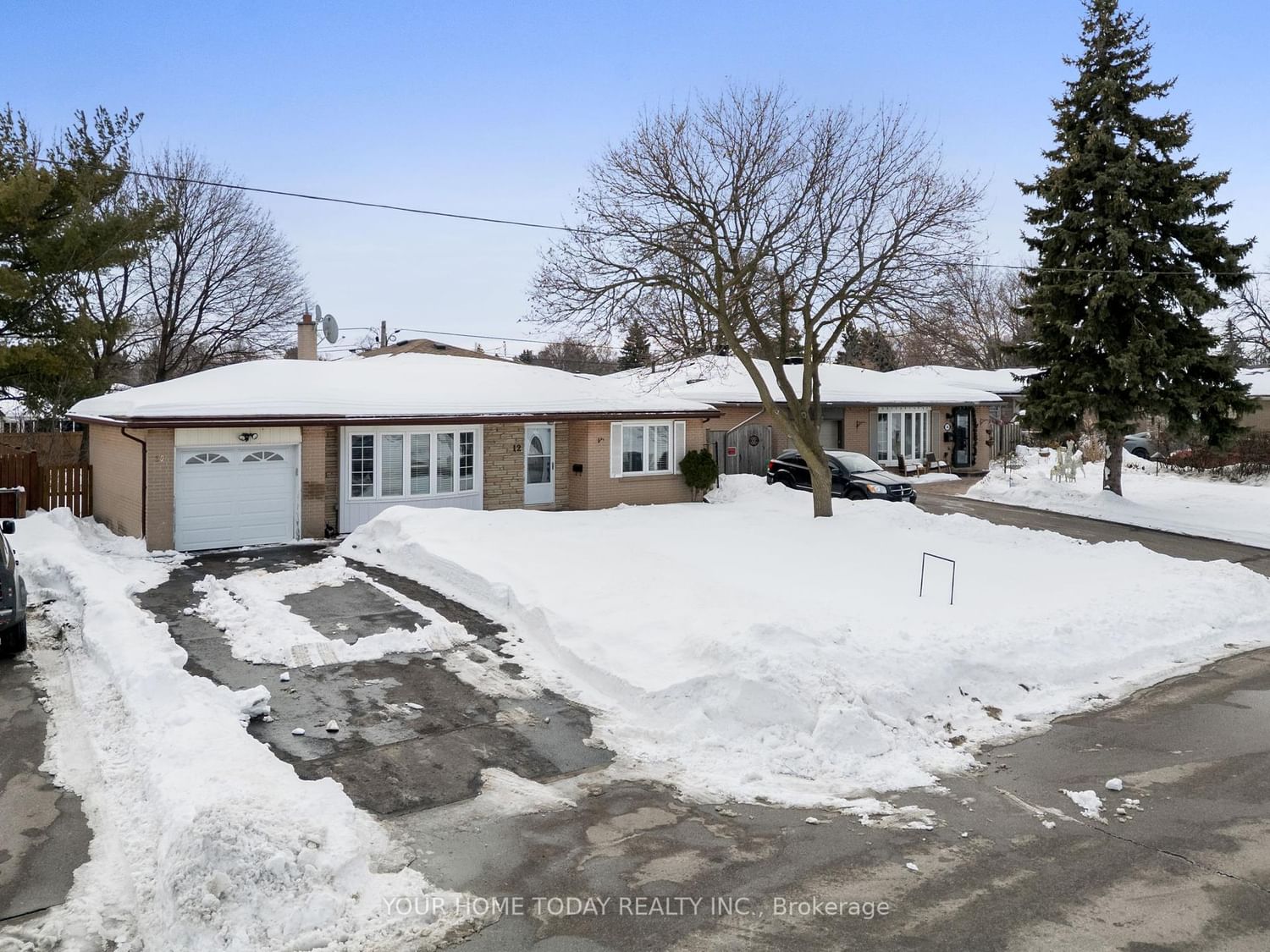 Detached House for sale at 12 Bedford Crescent, Brampton, Avondale, L6T 1R4 - MLS: W11999200