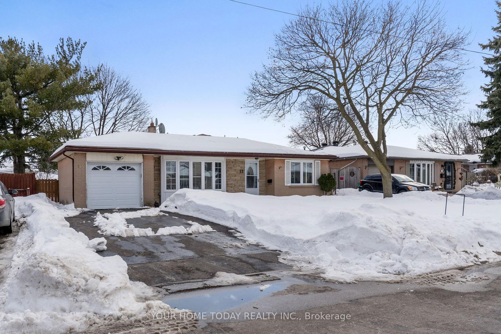 Detached House for sale at 12 Bedford Crescent, Brampton, Avondale, L6T 1R4 - MLS: W11999200