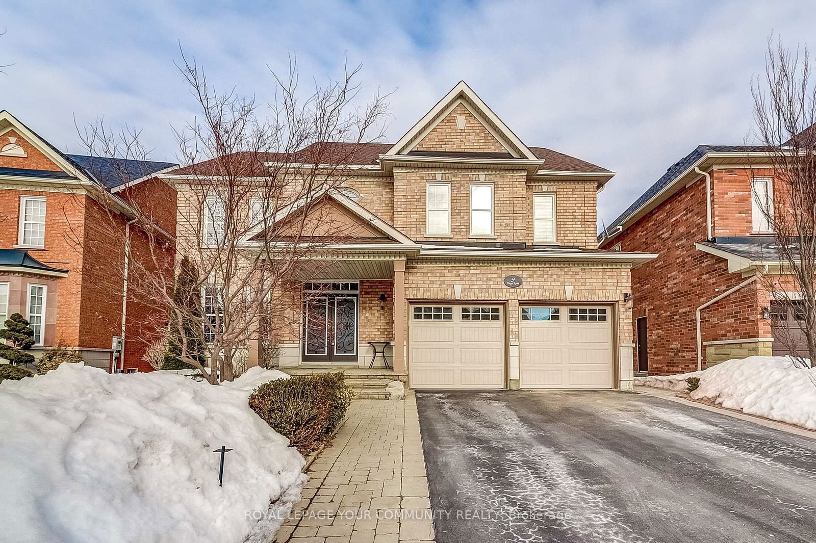 Detached House for sale at 9 Hugo Road, Brampton, Vales of Castlemore North, L6P 1W4 - MLS: W11999343