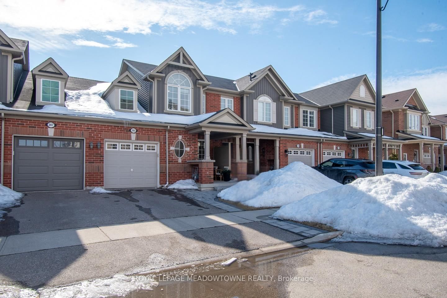 Townhouse for sale at 285 Mortimer Crescent, Milton, HA Harrison, L9T 8N6 - MLS: W11999412