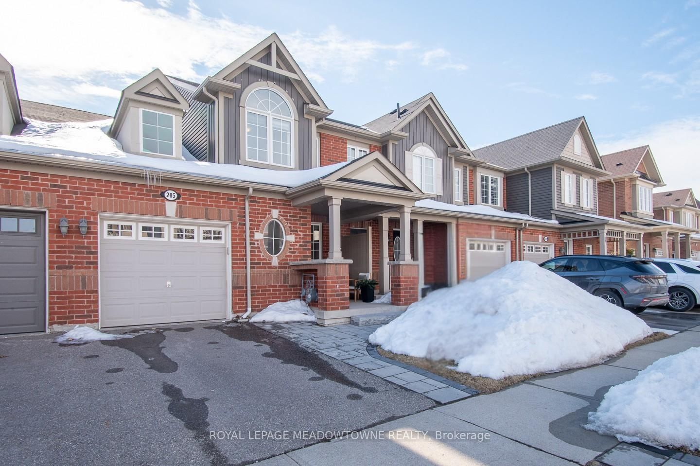 Townhouse for sale at 285 Mortimer Crescent, Milton, HA Harrison, L9T 8N6 - MLS: W11999412