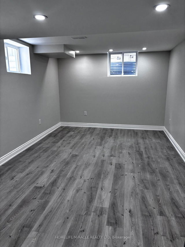3416 Cherrington Crescent