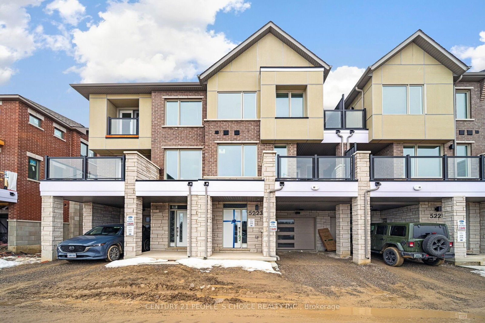 Townhouse for sale at 5223 Bench Row, Mississauga, Churchill Meadows, L5M 0A0 - MLS: W11999713