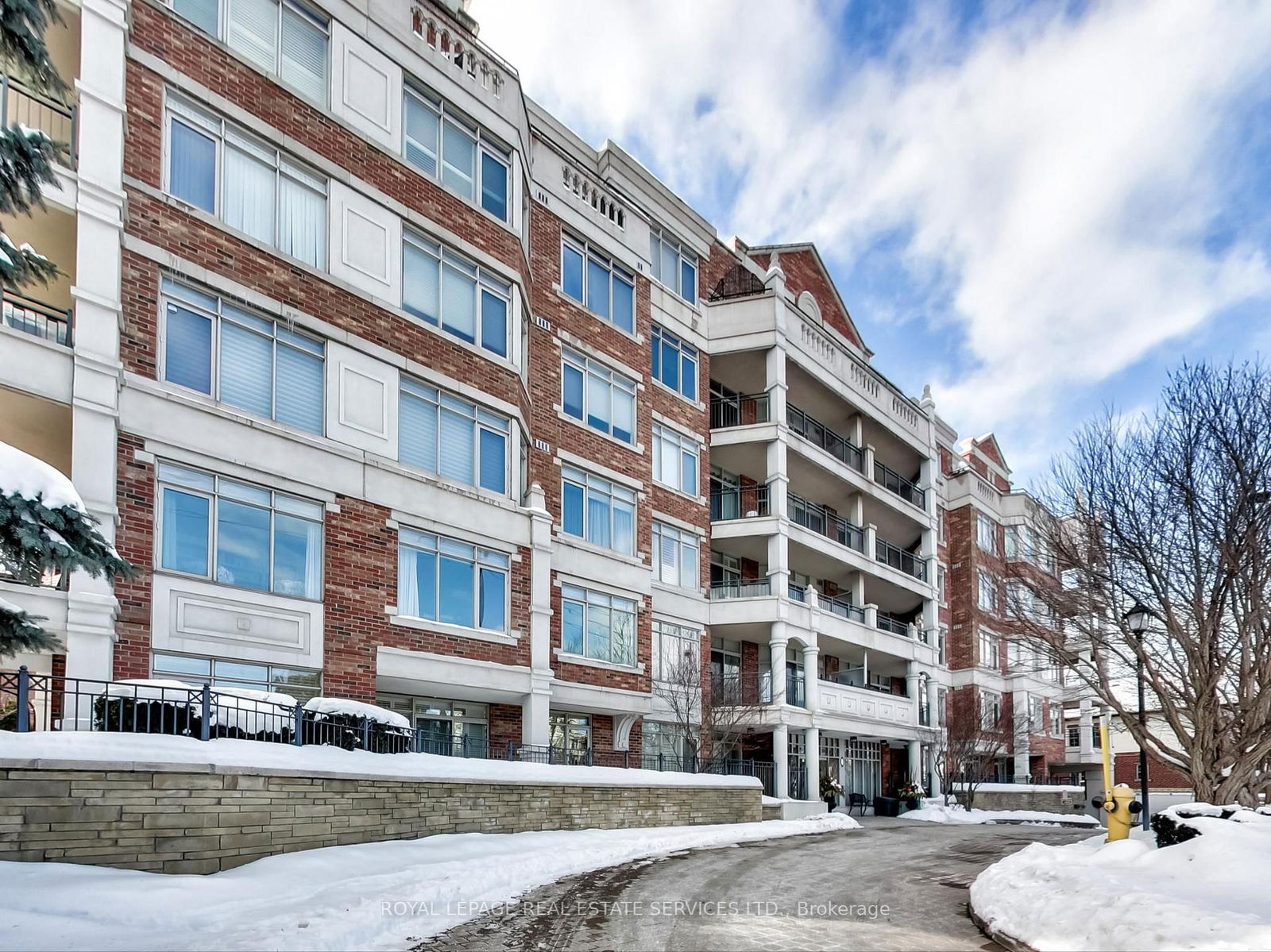 Condo for sale at 206-12 Old Mill Trail, Toronto, Kingsway South, M8X 2Z4 - MLS: W11999922