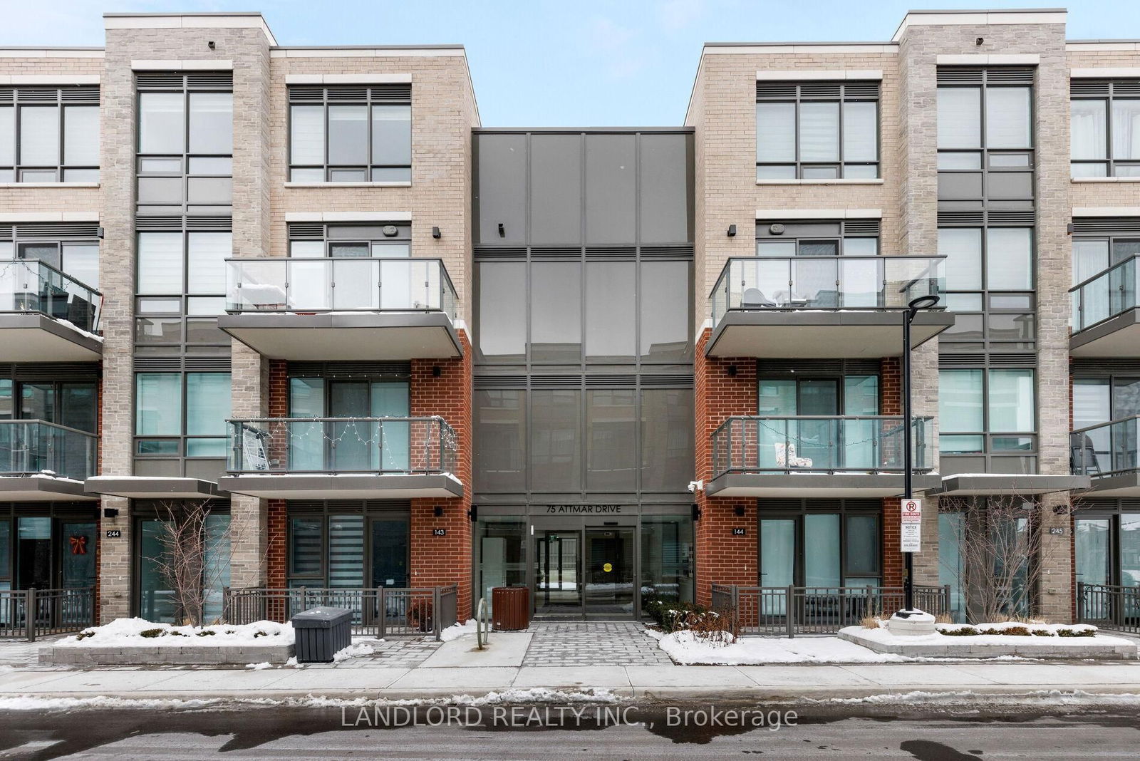 Condo for sale at 339-75 Attmar Drive, Brampton, Bram East, L6P 0Y6 - MLS: W11999925