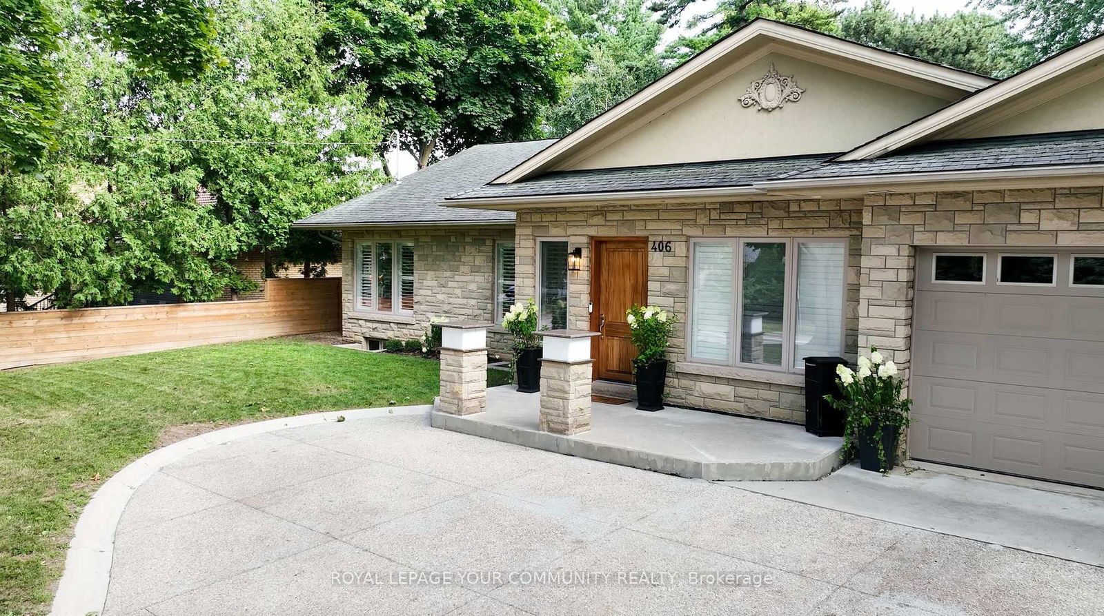 Detached House for sale at 406 The Kingsway, Toronto, Princess-Rosethorn, M9A 3V9 - MLS: W12000065