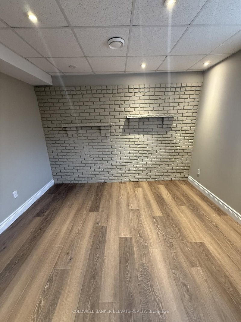 LL1 - 115 Main St S, Halton Hills, L7G 3H5 | Image 3