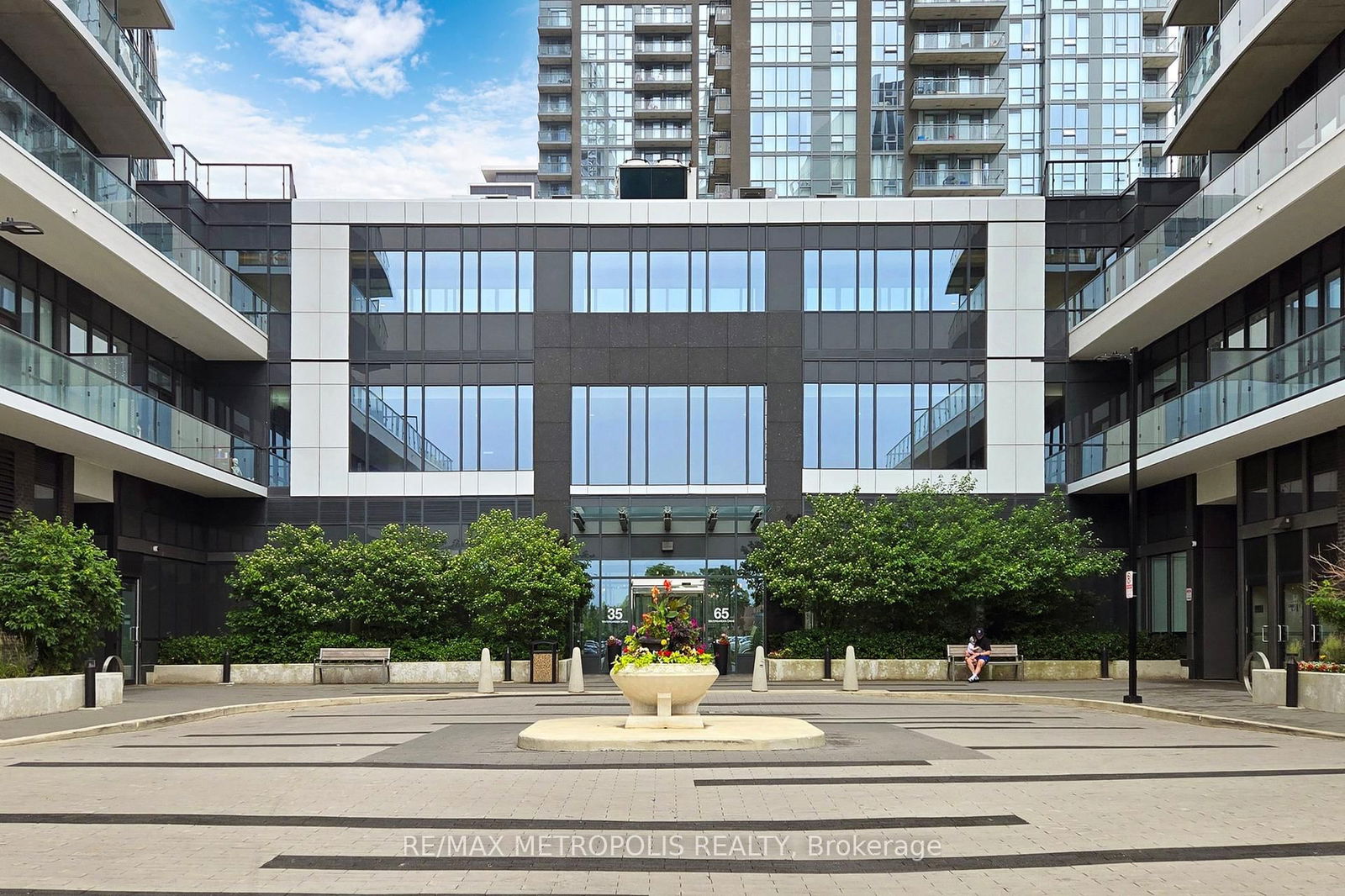 Condo leased at 3316-35 Watergarden Drive, Mississauga, Hurontario, L5R 0G8 - MLS: W12000316