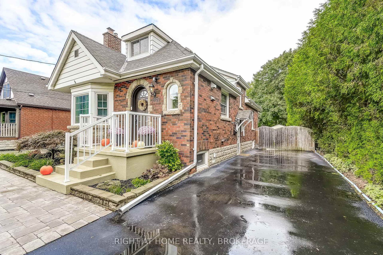 Detached House for sale at 1027 Cedarwood Place, Burlington, LaSalle, L7T 3J4 - MLS: W12000444