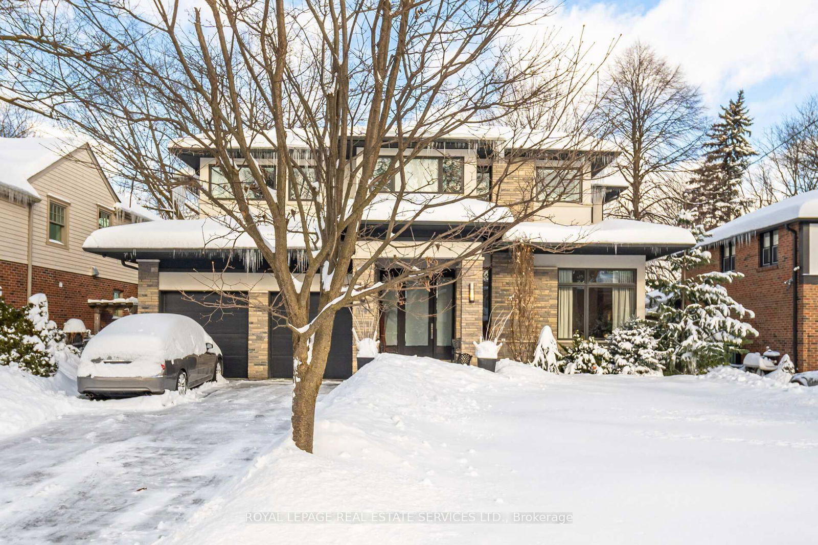 Detached House for sale at 14 Reigate Road, Toronto, Edenbridge-Humber Valley, M9A 2Y2 - MLS: W12000608