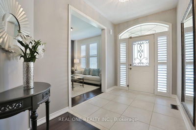 555 Alfred Hughes Ave, Oakville - GO Glenorchy image-0-1