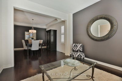 555 Alfred Hughes Ave, Oakville - GO Glenorchy image-0-4