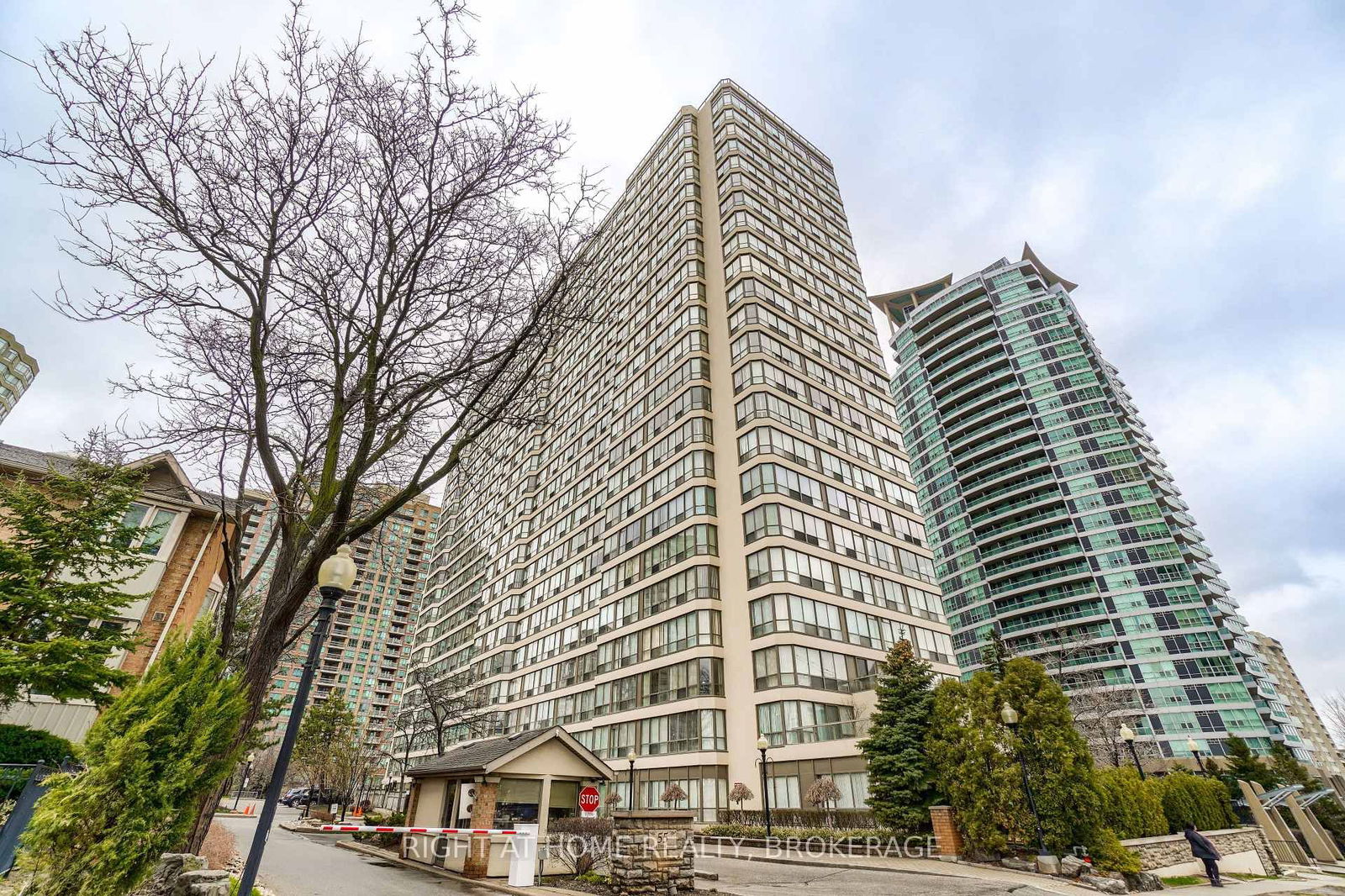 Condo for sale at 1112-55 Elm Dr Elm Drive, Mississauga, City Centre, L5B 3Z3 - MLS: W12001047