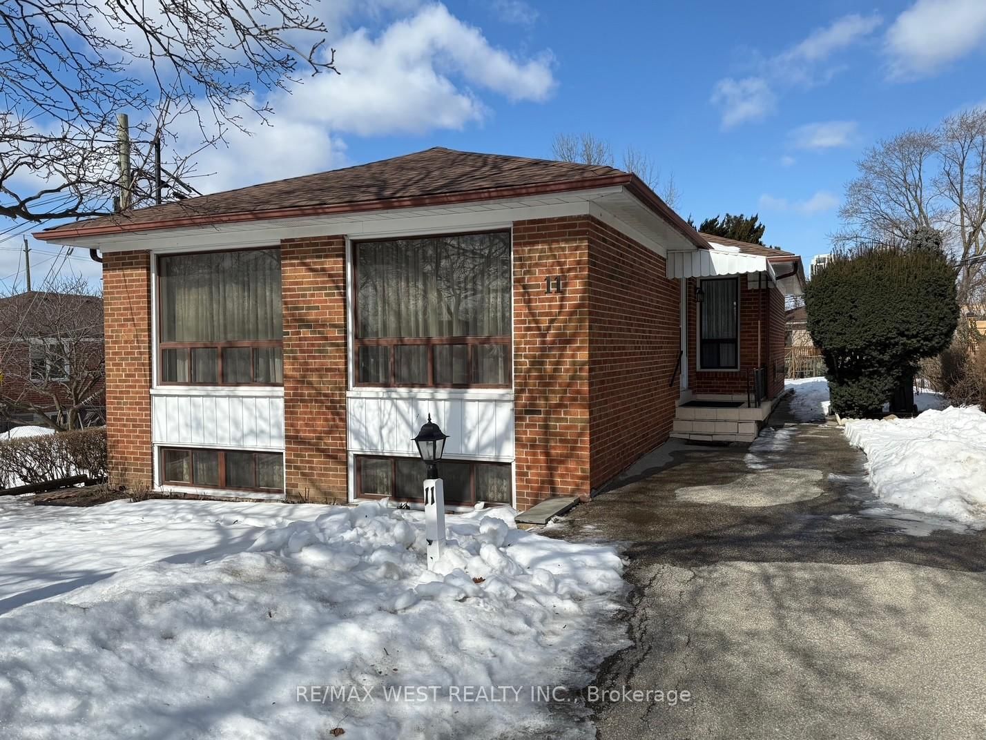 Detached House for sale at 11 Faludon Court, Toronto, Islington-City Centre West, M9B 1J4 - MLS: W12001153