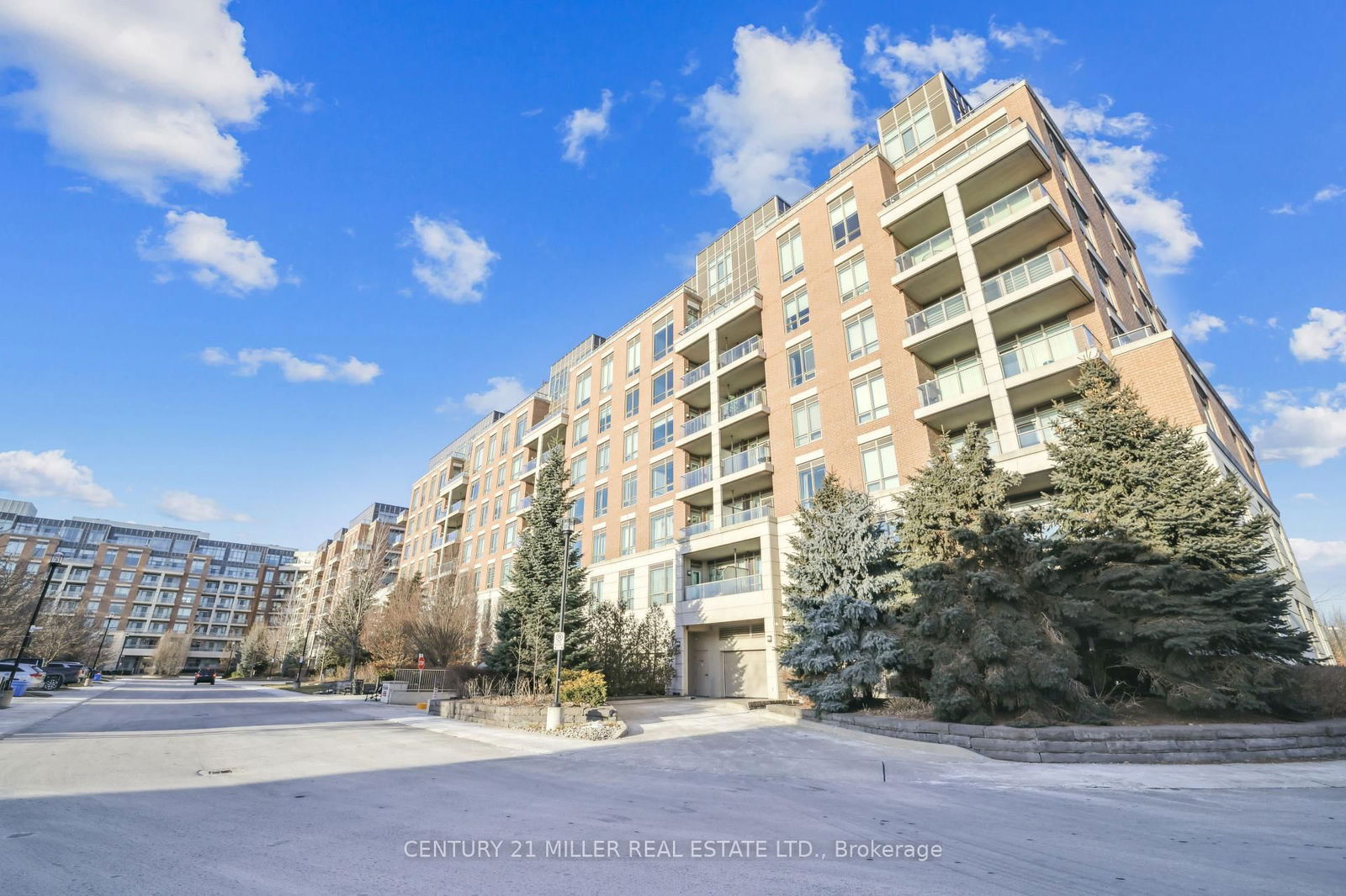 Condo for sale at 213-2470 Prince Michael Drive, Oakville, Iroquois Ridge North, L6H 0G9 - MLS: W12001154