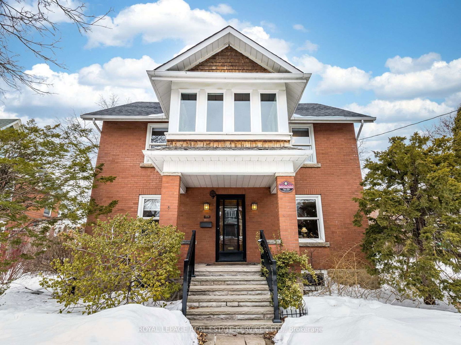 Detached House for sale at 32 Wellington Street, Brampton, Downtown Brampton, L6W 1Y4 - MLS: W12001289