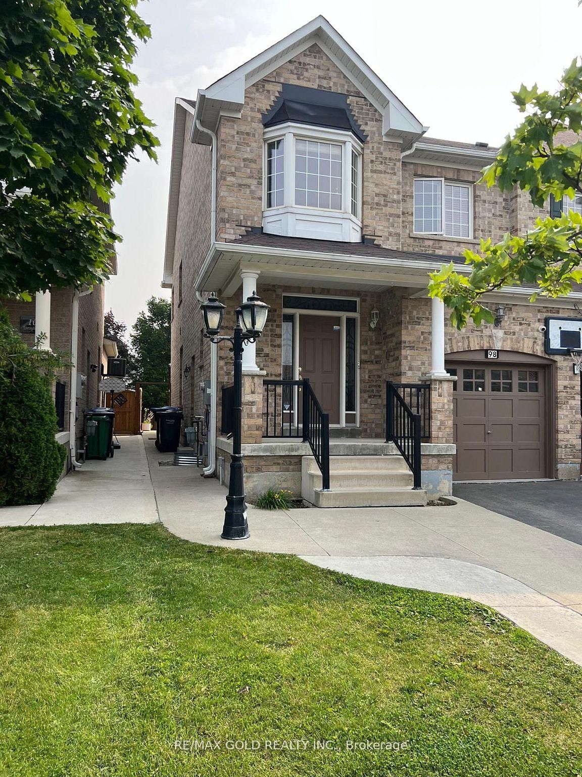 Semi-Detached House for sale at 98 Everingham Circle, Brampton, Sandringham-Wellington, L6R 0R9 - MLS: W12001373