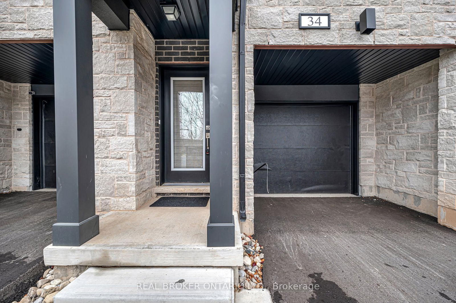 Townhouse for sale at 34 Briar Court, Halton Hills, Georgetown, L7G 0P6 - MLS: W12001377