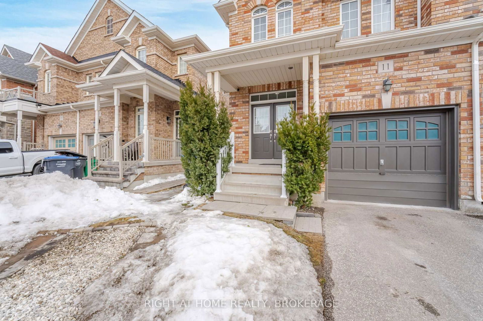 Semi-Detached House for sale at 11 Pomell Trail, Brampton, Bram East, L6P 3J5 - MLS: W12001889