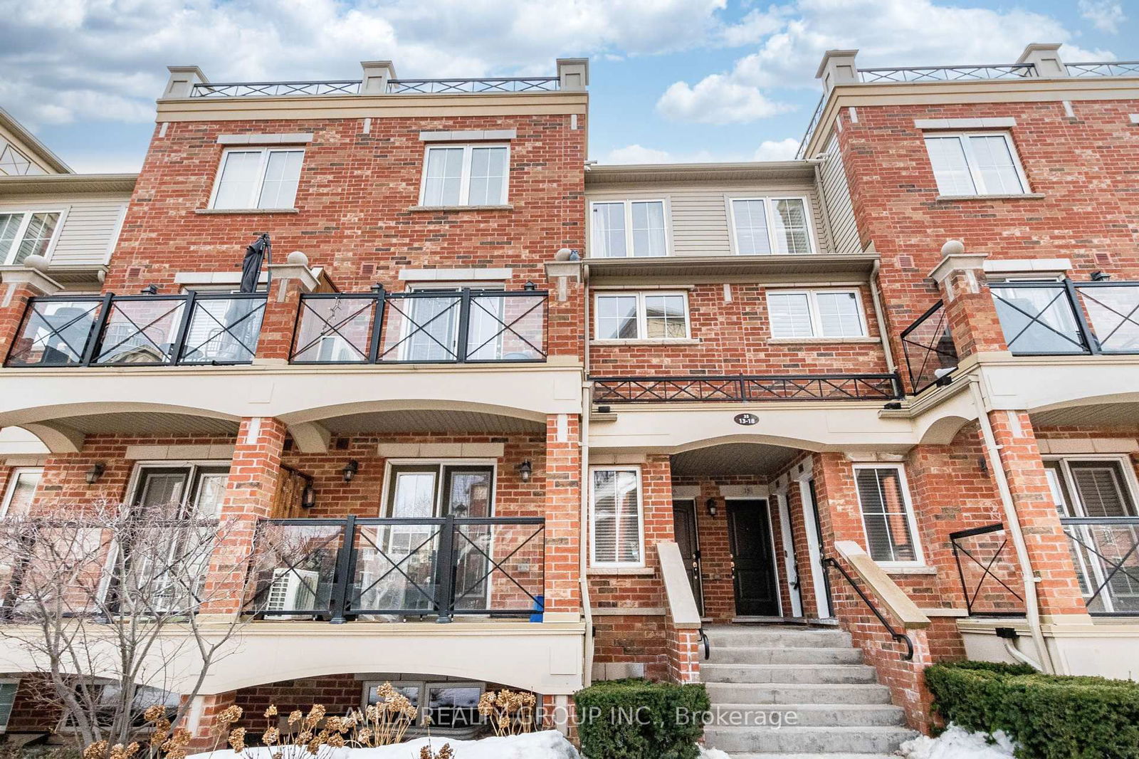 Townhouse for sale at 17-35 Hays Boulevard, Oakville, River Oaks, L6H 0J1 - MLS: W12001960