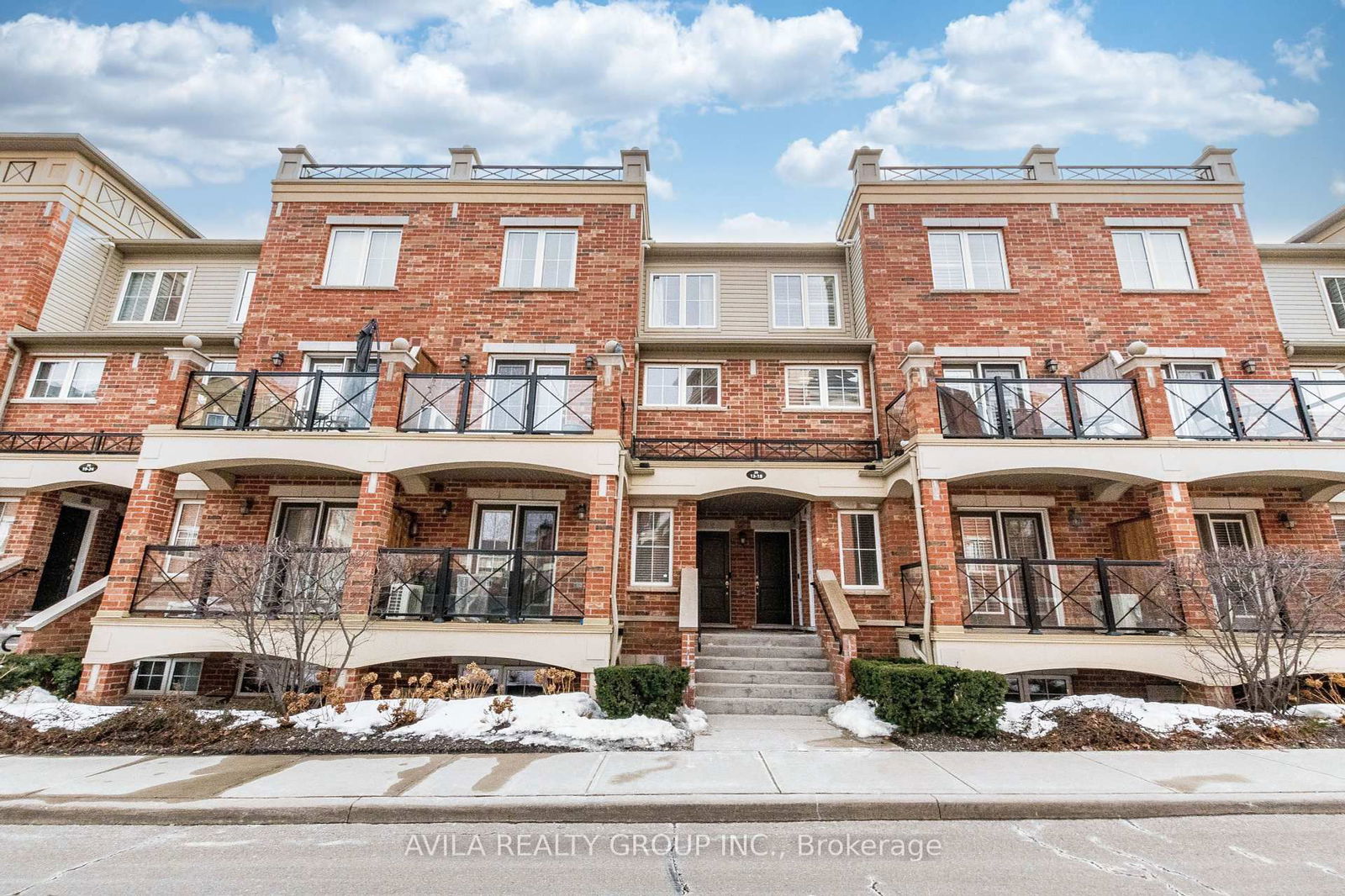 Townhouse for sale at 17-35 Hays Boulevard, Oakville, River Oaks, L6H 0J1 - MLS: W12001960