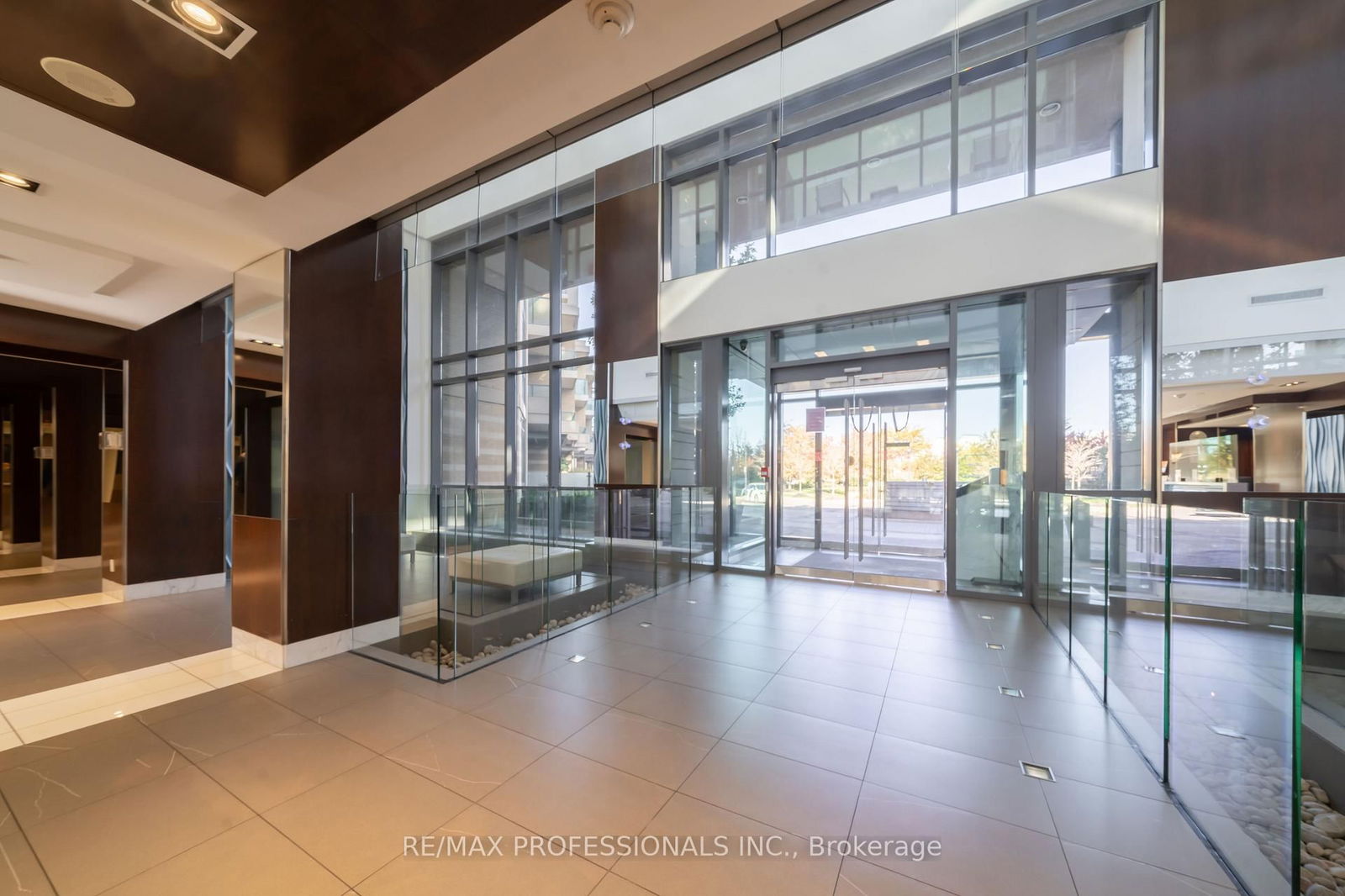 Condo for lease at 803-225 Sherway Gdns, Toronto, Islington-City Centre West, M9C 0A3 - MLS: W12002204