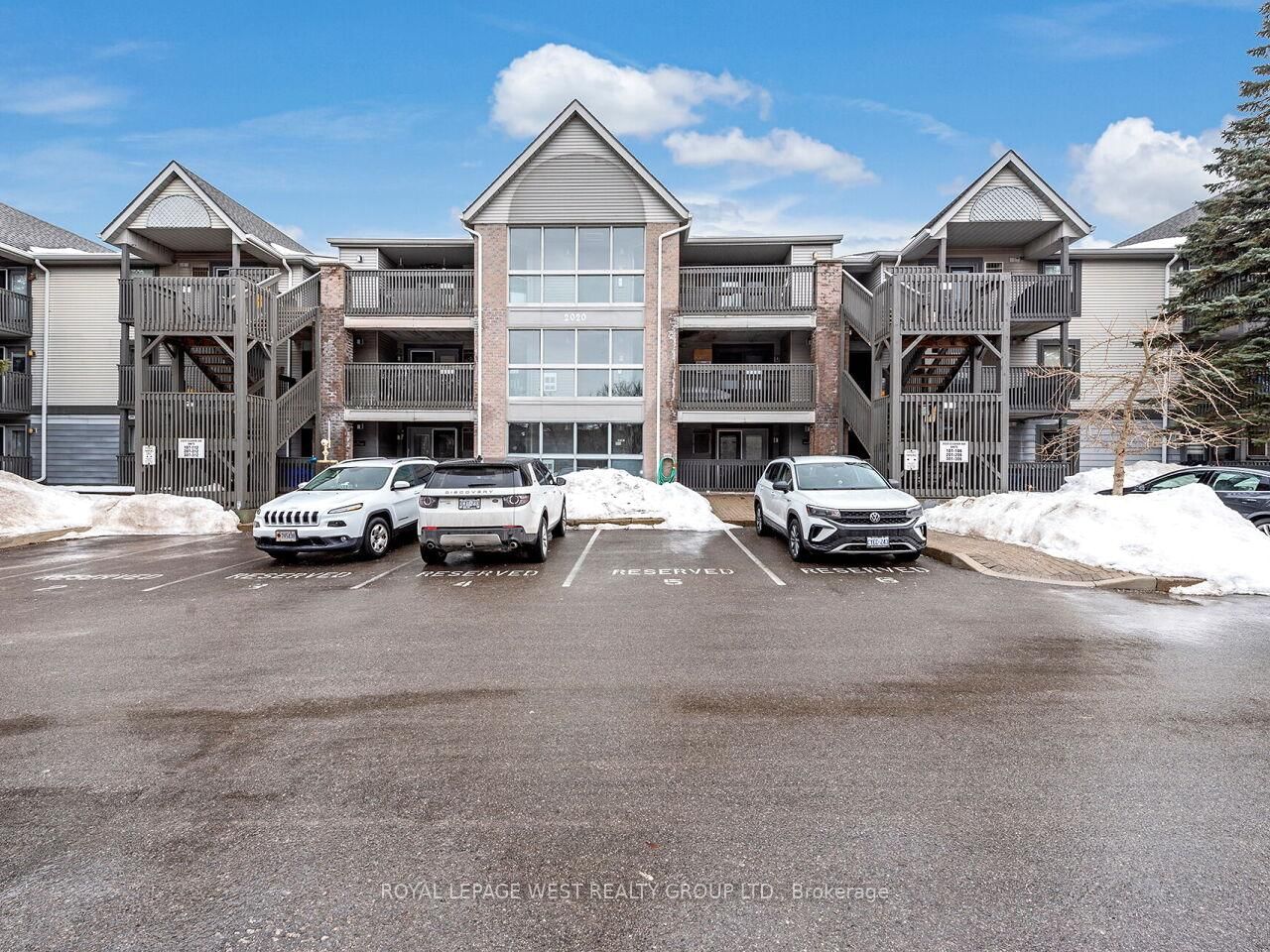 Condo for sale at 205-2020 Cleaver Avenue, Burlington, Headon, L7M 4C2 - MLS: W12002412