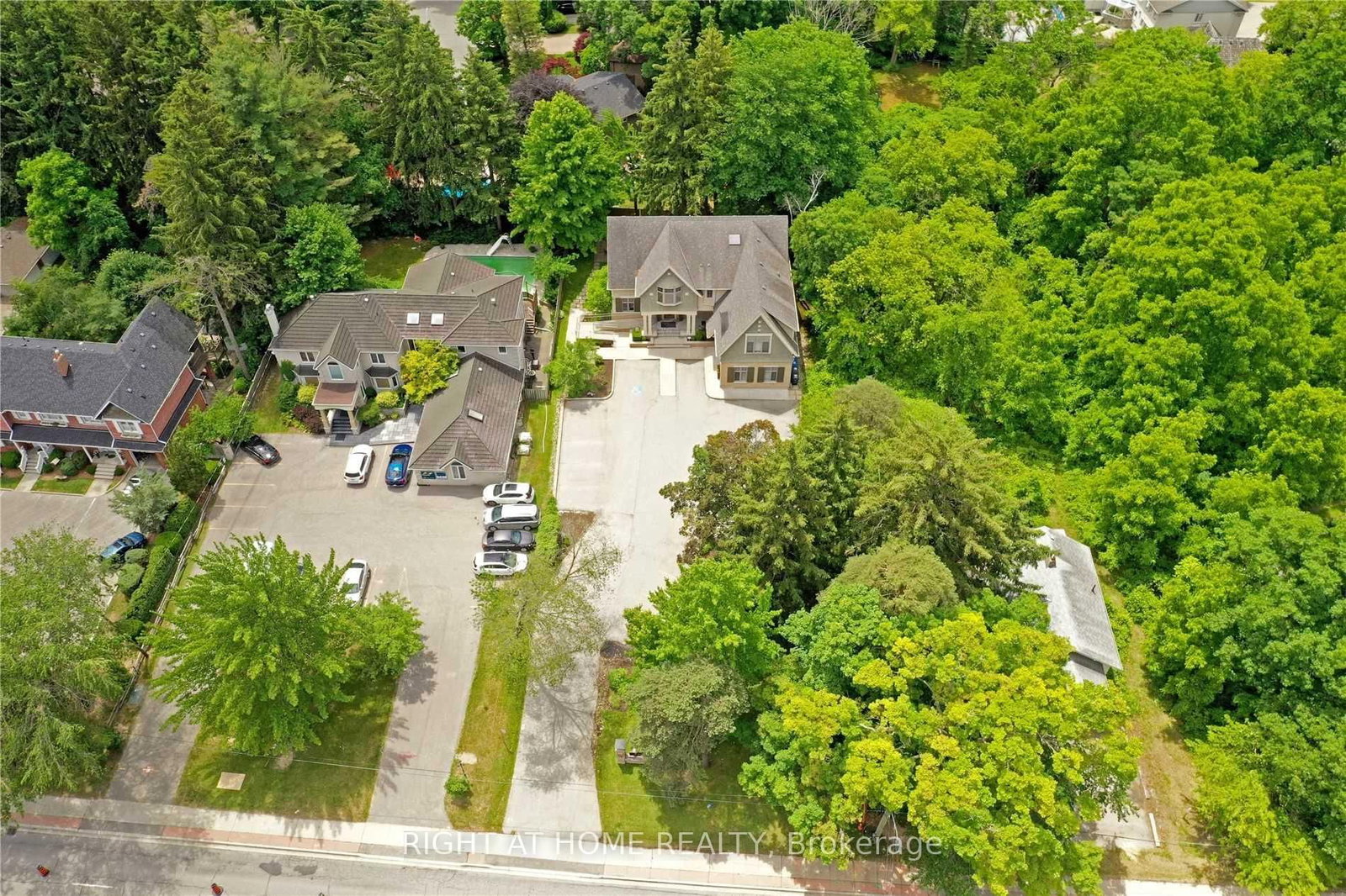 1440 Hurontario Street - Photo 13