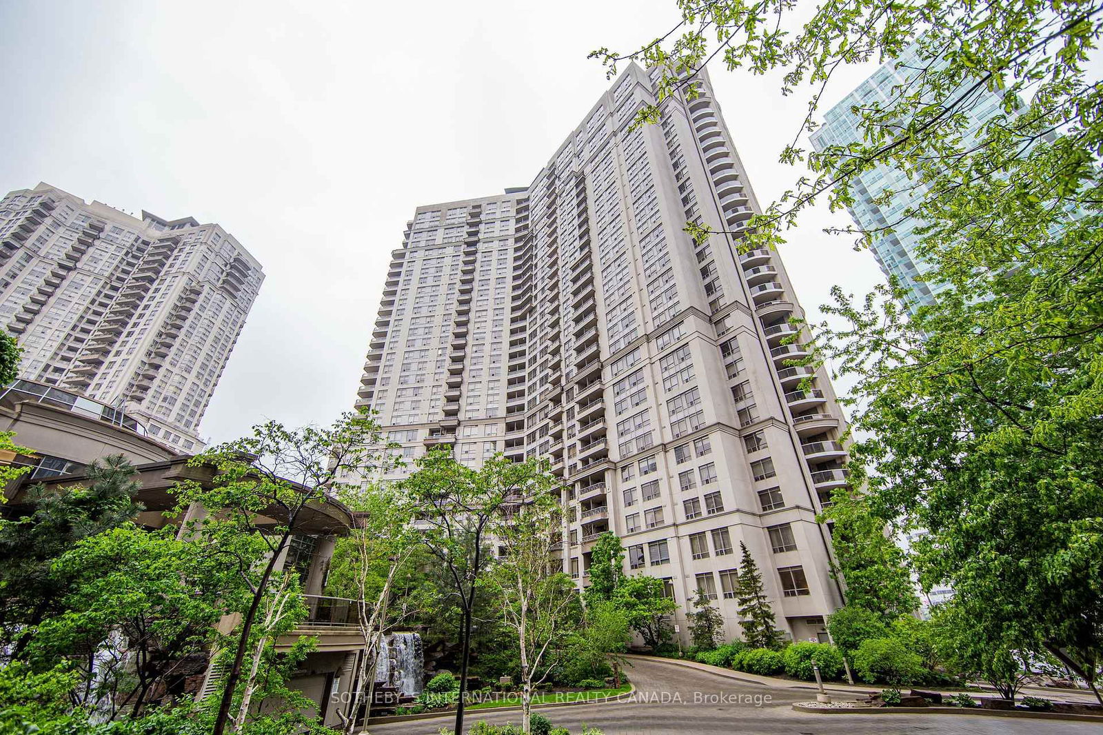 Condo for sale at 720-3888 Duke Of York Boulevard, Mississauga, City Centre, L5B 4P5 - MLS: W12002439