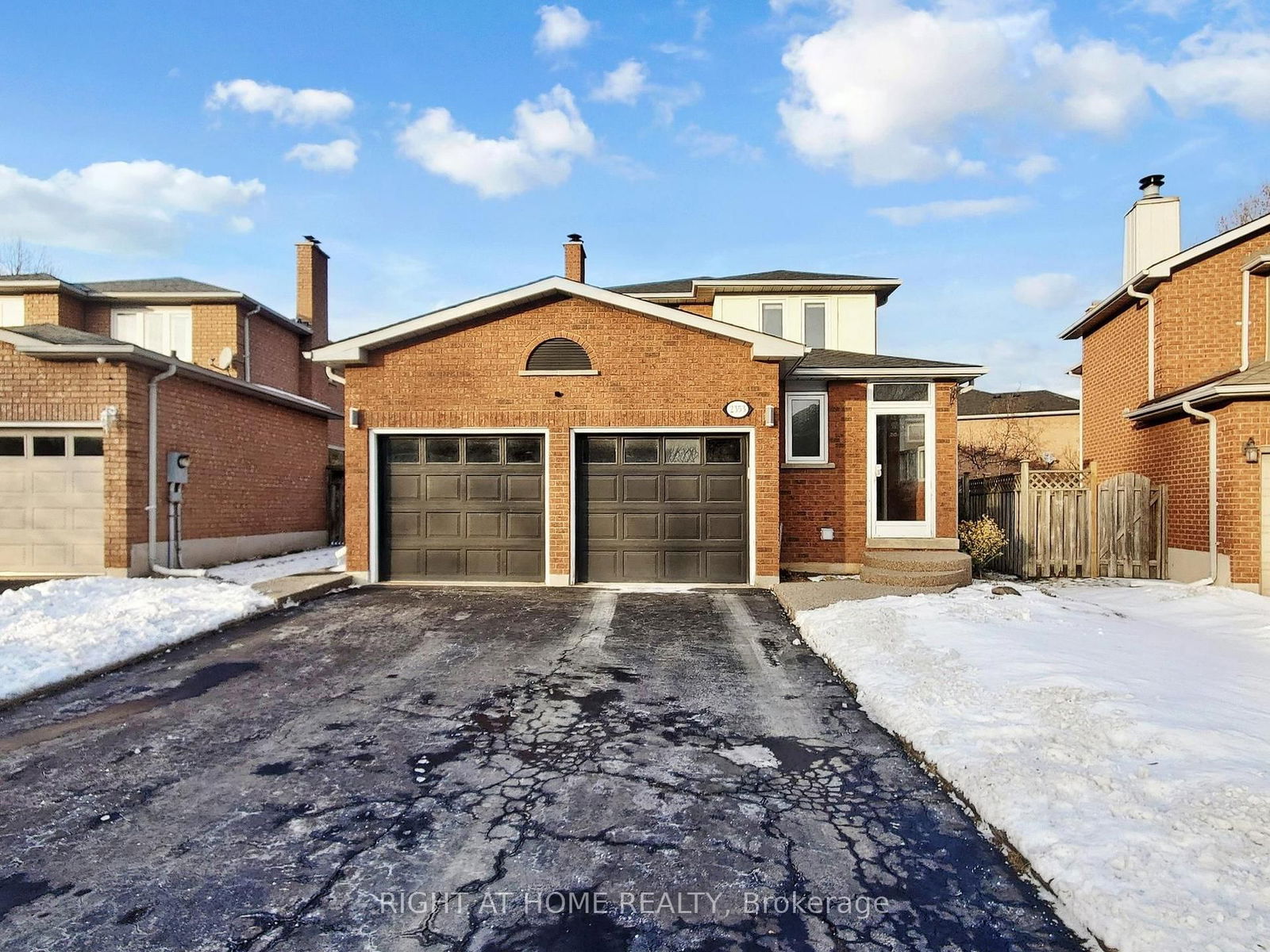 Detached House for sale at 2353 Mowat Avenue, Oakville, River Oaks, L6H 5X3 - MLS: W12002440