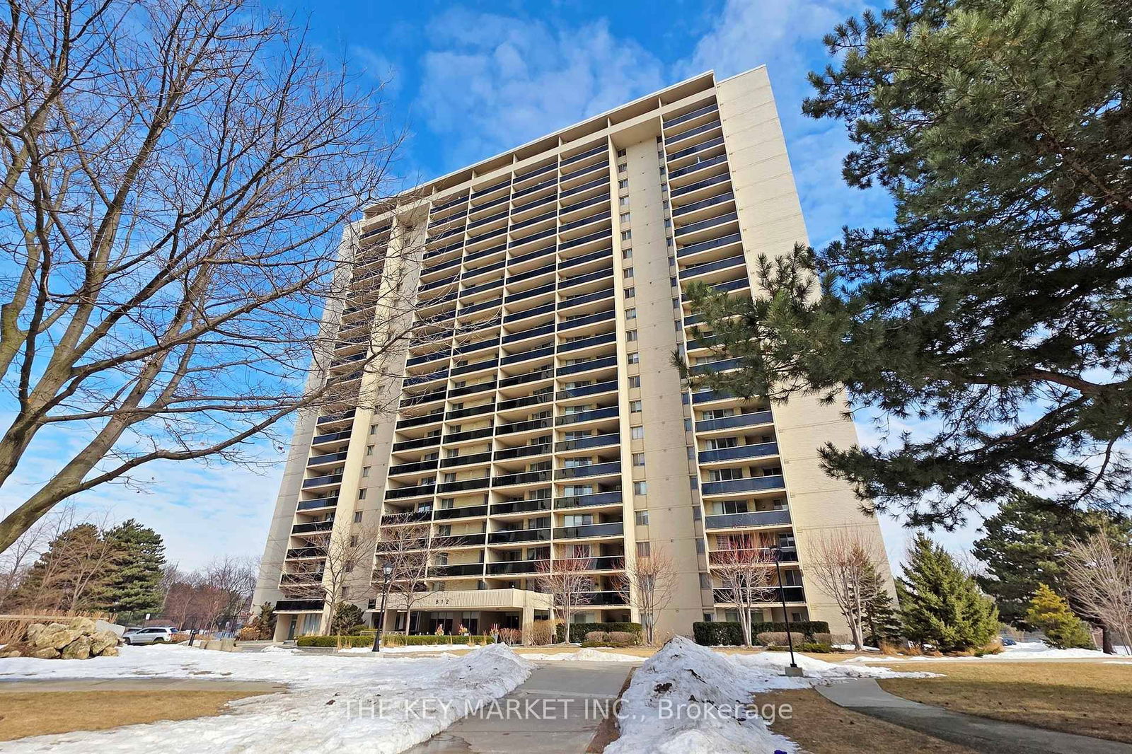 Condo for sale at 706-812 Burnhamthorpe Road, Toronto, Markland Wood, M9C 4W1 - MLS: W12002659