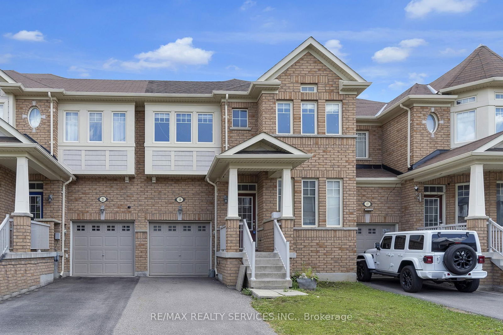 Townhouse for sale at 19 Sky Harbour Drive, Brampton, Bram West, L6Y 0V6 - MLS: W12002684