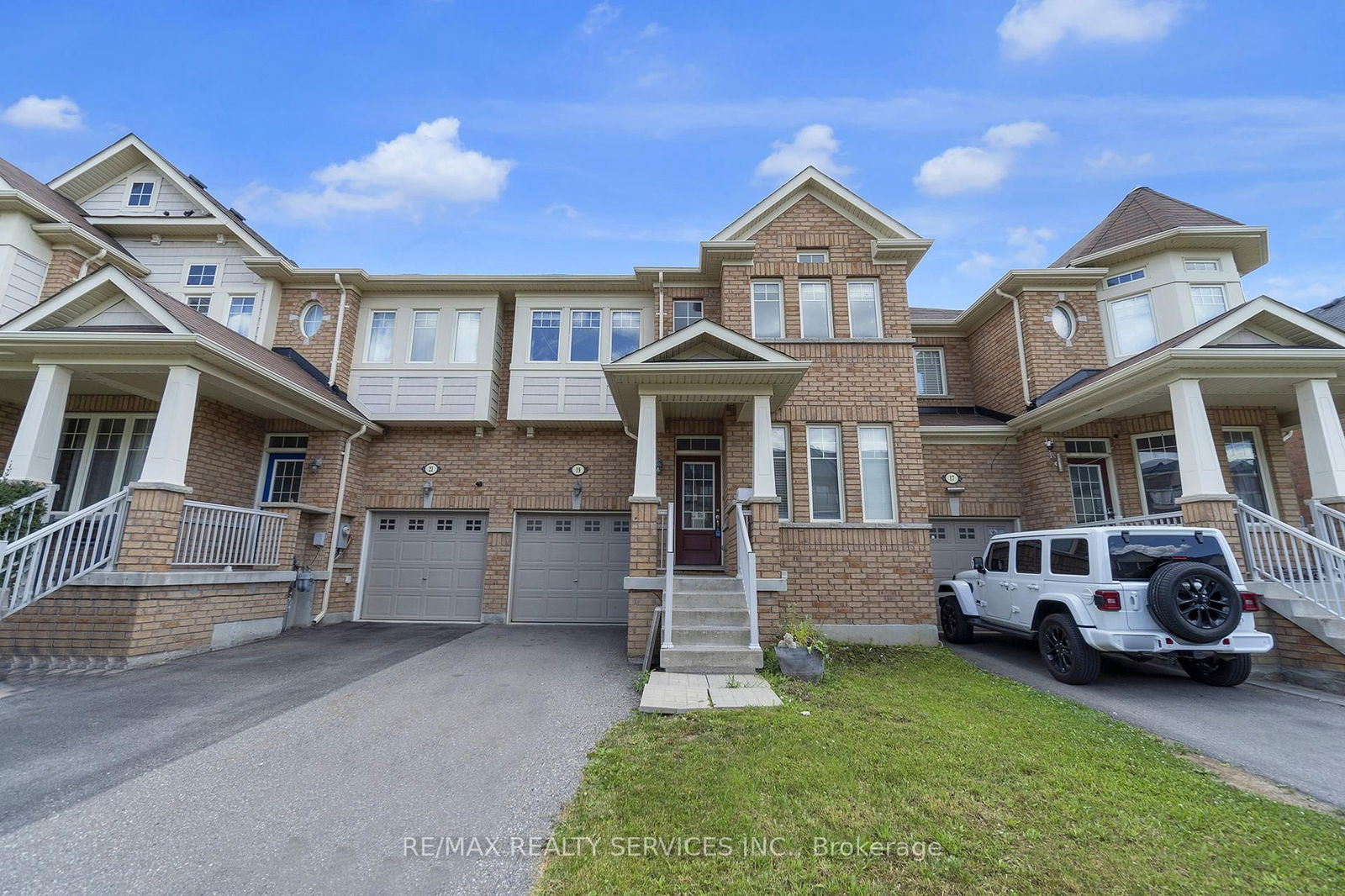 Townhouse for sale at 19 Sky Harbour Drive, Brampton, Bram West, L6Y 0V6 - MLS: W12002684