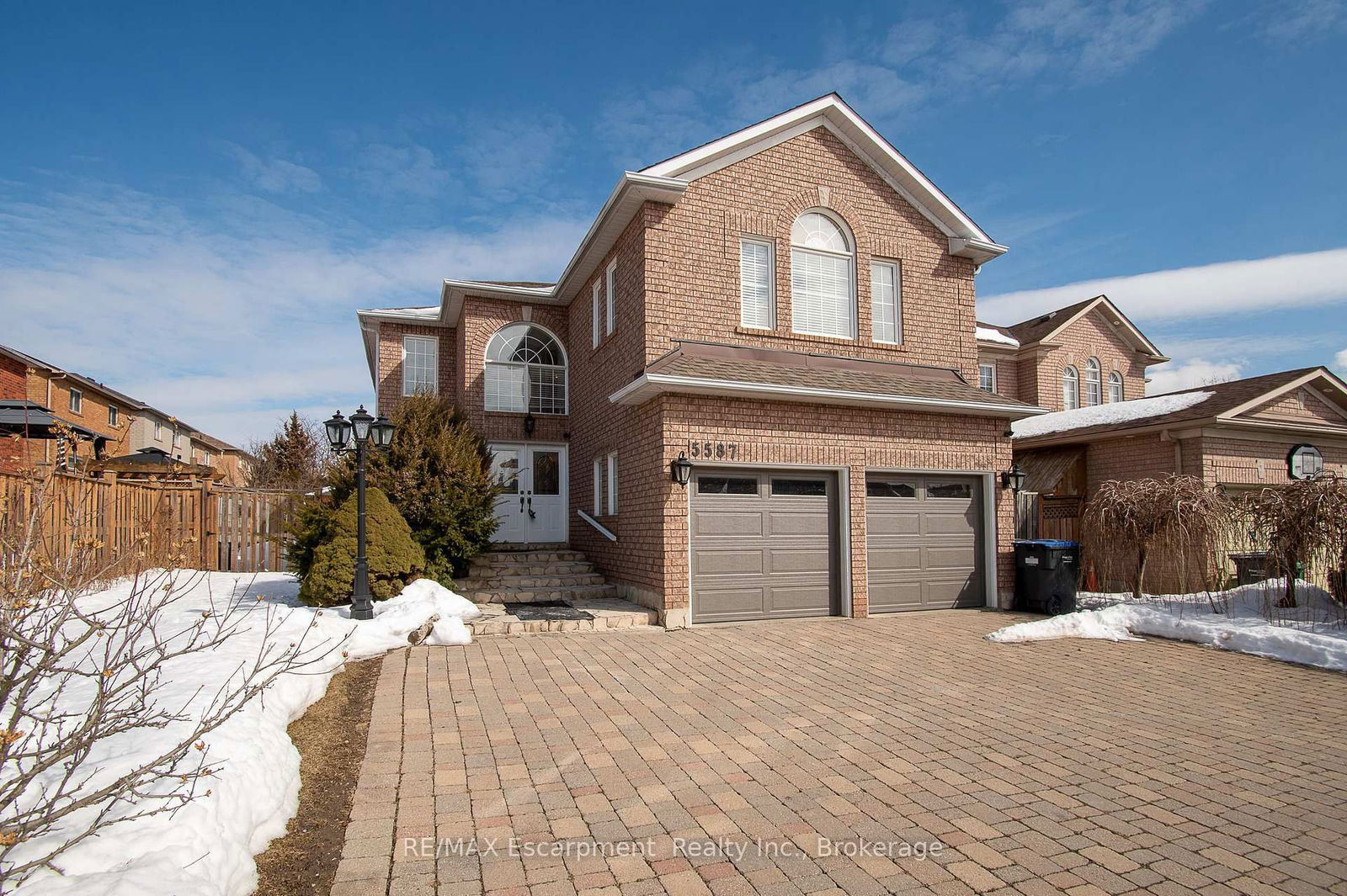 Detached House sold at 5587 Whimbrel Road, Mississauga, East Credit, L5V 2J4 - MLS: W12002723