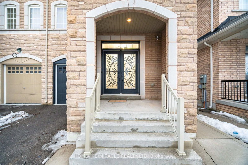 28 Sussexvale Dr, Brampton, L6R 3S1 | Image 2
