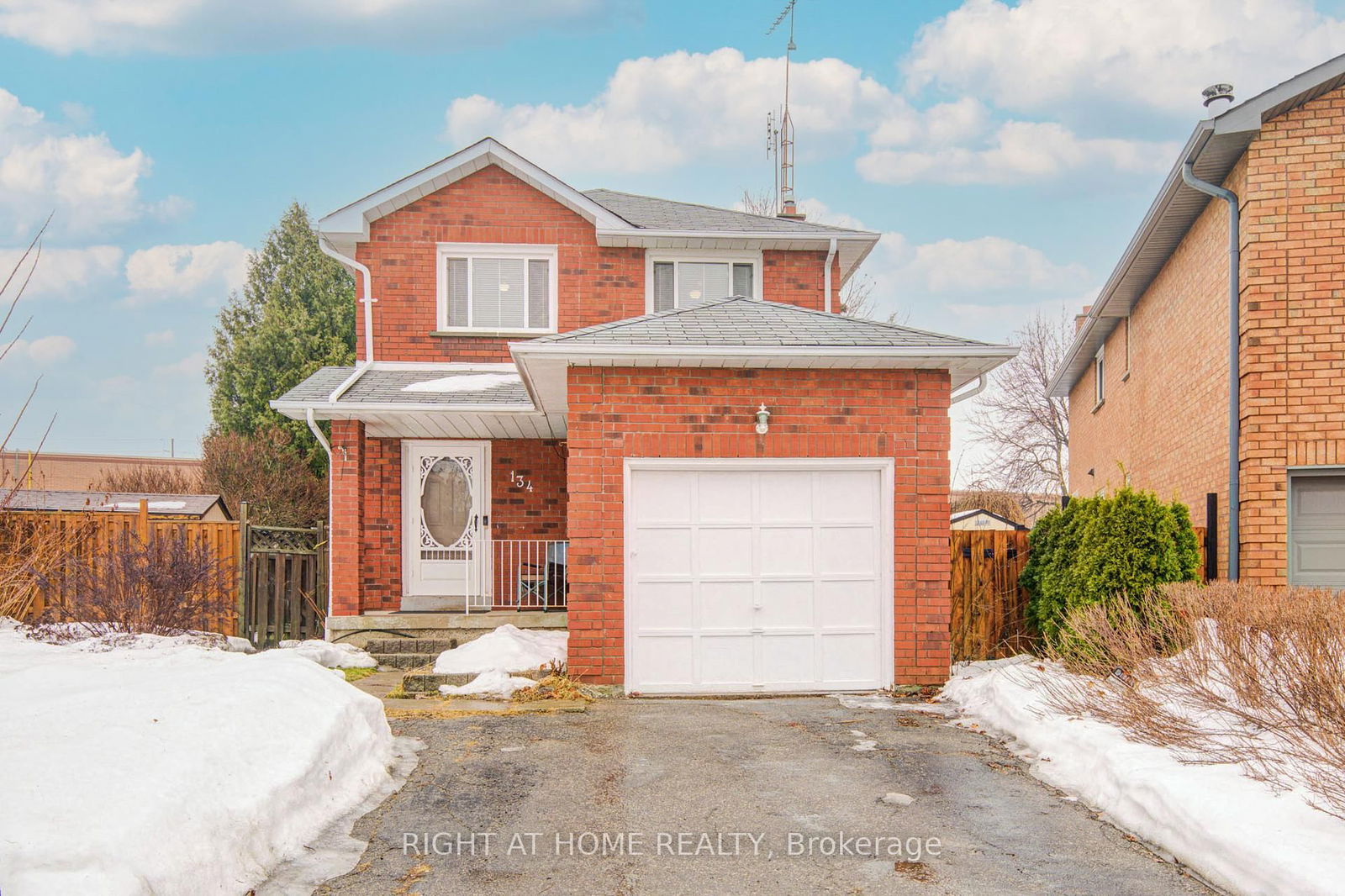 Detached House for sale at 134 Dumfries Avenue, Brampton, Heart Lake West, L6Z 2W9 - MLS: W12003458