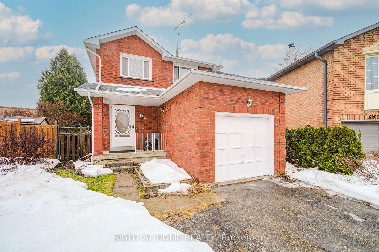 Detached House for sale at 134 Dumfries Avenue, Brampton, Heart Lake West, L6Z 2W9 - MLS: W12003458