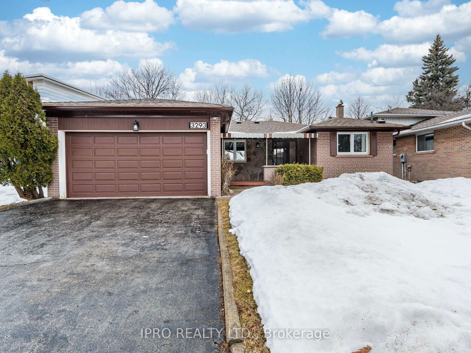 Detached House for sale at 3293 Havenwood Drive, Mississauga, Applewood, L4X 2M2 - MLS: W12003510