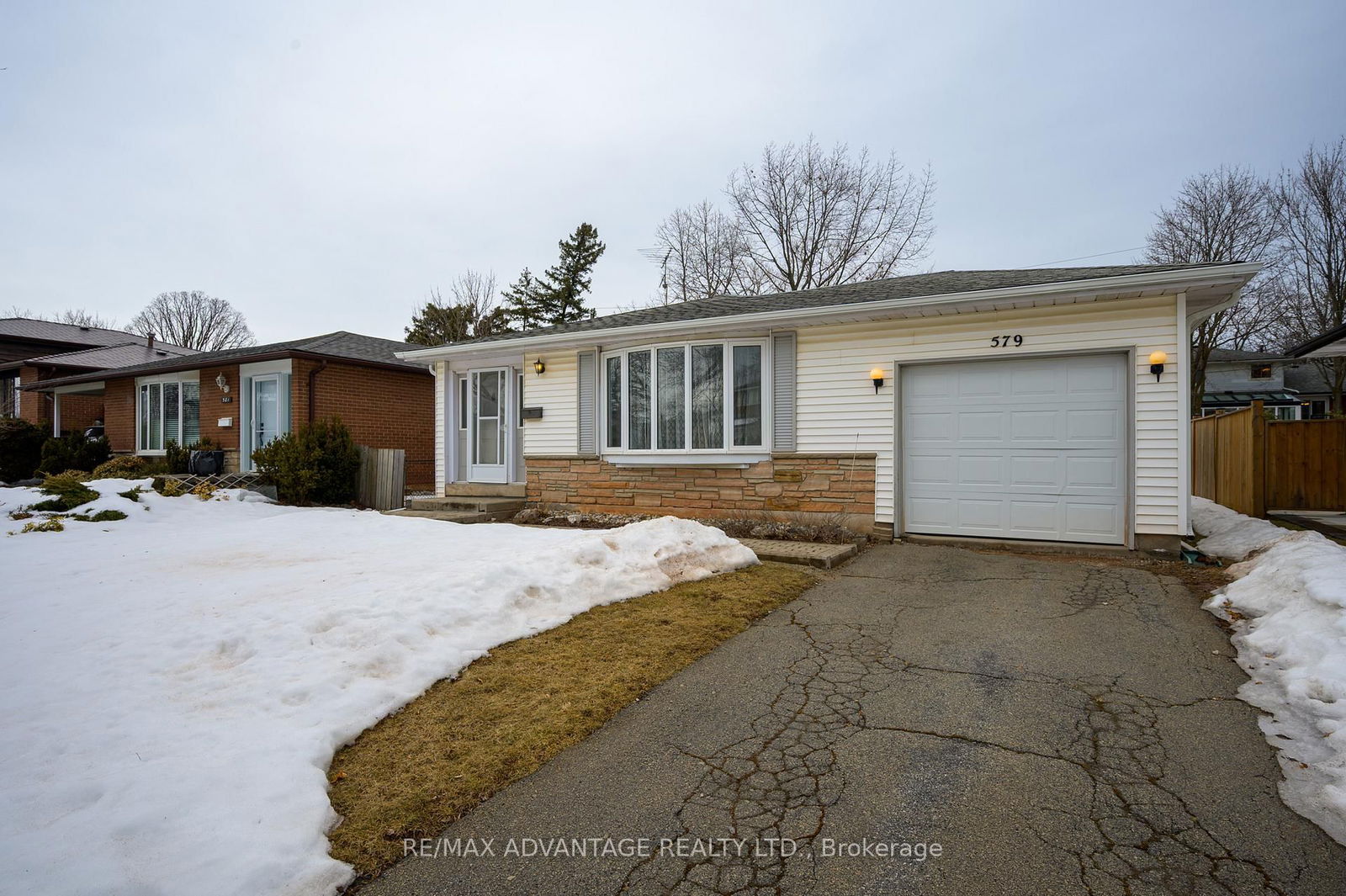 Detached House for sale at 579 Galway Drive, Burlington, Shoreacres, L7L 2S6 - MLS: W12003530