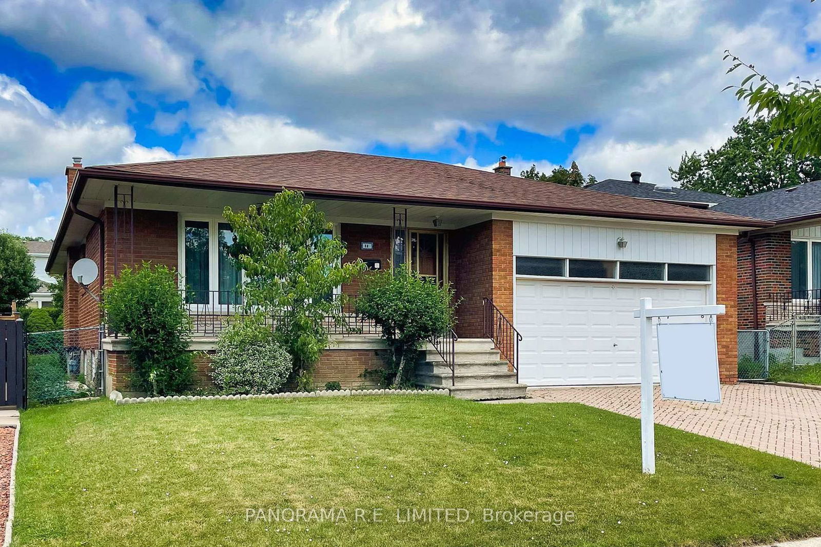 Building at 28 Longbourne Drive, Toronto, Willowridge-Martingrove-Richview