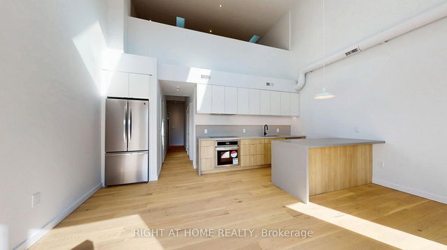 Unit 6 - 3122 Dundas Street