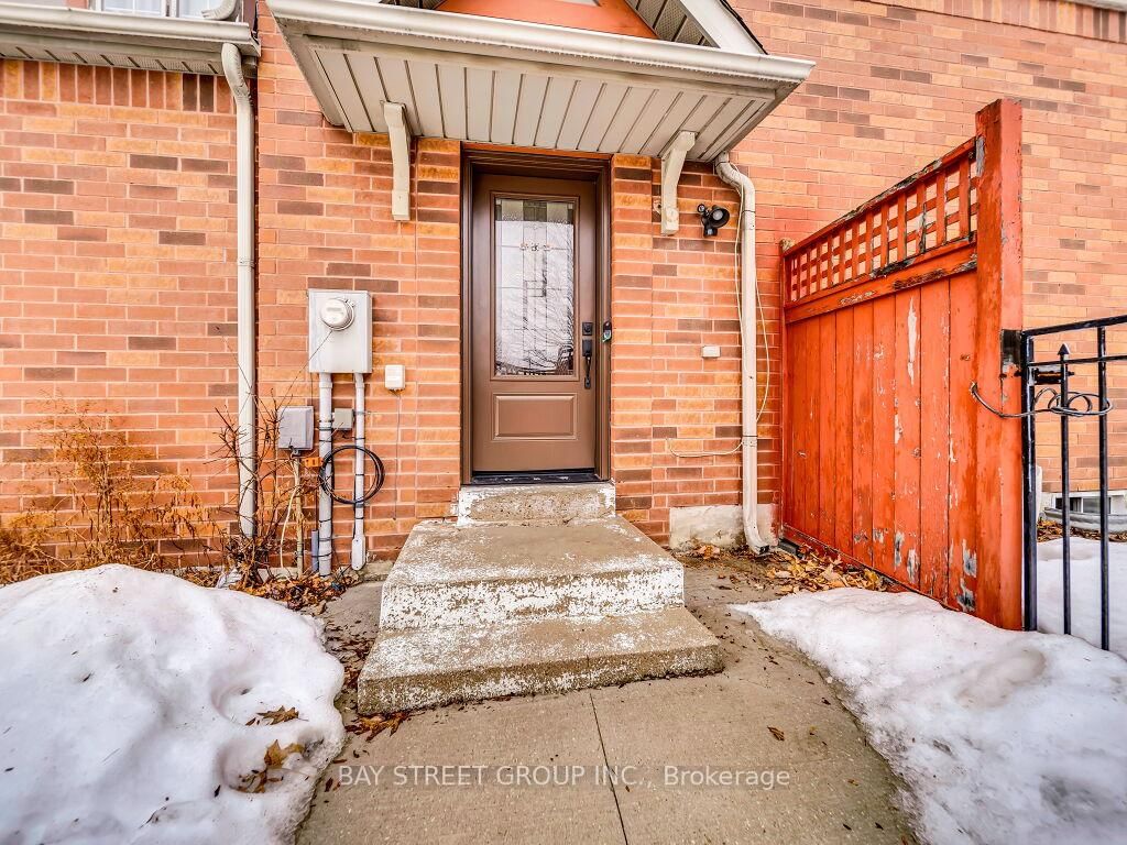 Townhouse for sale at 97 Quail Feather Crescent, Brampton, Sandringham-Wellington, L6R 1S1 - MLS: W12004466