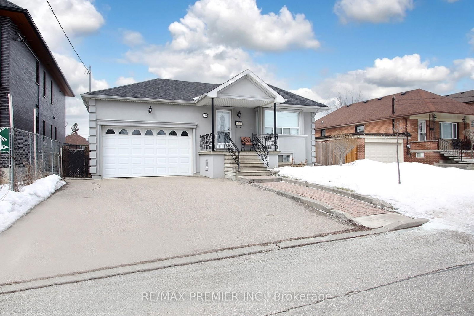 Detached House for sale at 136 Anthony Road, Toronto, Downsview-Roding-CFB, M3K 1B6 - MLS: W12004669